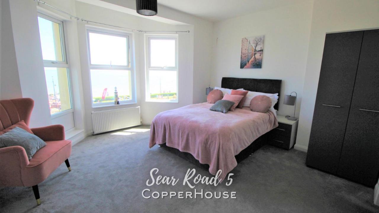 Beautiful Apartments On The Sea Front - Sea Road 5 Felixstowe Exteriör bild